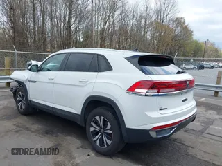 2024 Volkswagen Atlas SE with VIN 1V2LE2CA5RC243036, listed as a IAAI auction lot 41860475 with 7,766 mi miles and . Bid and sale history available at DreamBid. Image 3.