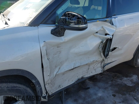 2020 Toyota Highlander LE with VIN 5TDBZRBH5LS511758, listed as a IAAI auction lot 41432586 with 76,214 mi miles and . Bid and sale history available at DreamBid. Image 6.