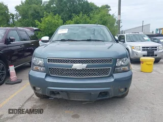 2008 Chevrolet Suburban LTZ with VIN 3GNFK16368G198691, listed as a IAAI auction lot 42305176 with 273,814 mi miles and . Bid and sale history available at DreamBid. Image 6.
