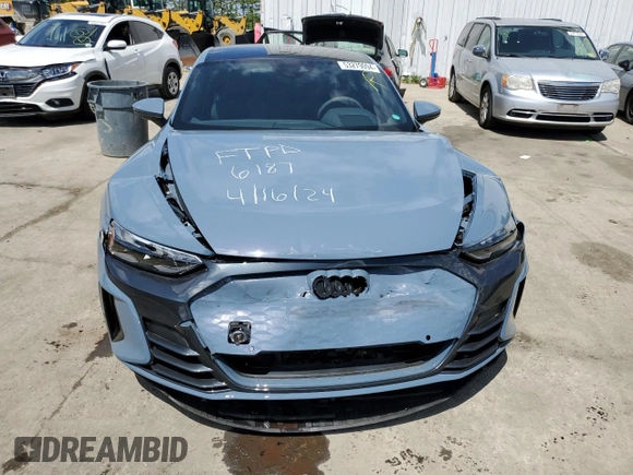 2023 Audi e-tron GT Premium Plus z VIN WAUFJBFW2P7003754, wystawiony jako Copart lot #53279094 z przebiegiem 7286 mil mil oraz . Historia ofert i sprzedaży dostępna na DreamBid. Obrazek 5.