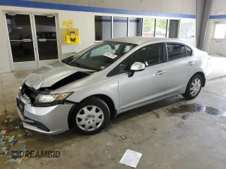 2013 Honda Civic LX z VIN 2HGFB2F58DH541626, wystawiony jako Copart lot #56051255 z przebiegiem 84 773 mil mil oraz Szkoda całkowita • Salvage title. Historia ofert i sprzedaży dostępna na DreamBid. Obrazek 1.