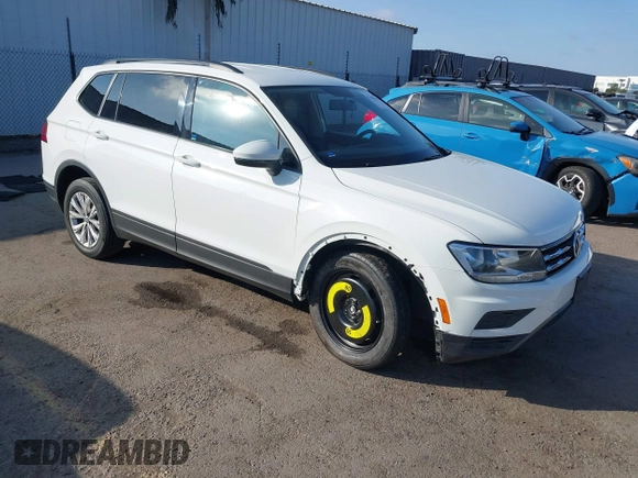 2020 Volkswagen Tiguan S z VIN 3VV1B7AX4LM098567, wystawiony jako IAAI lot #41504191 z przebiegiem 106 012 mil mil oraz . Historia ofert i sprzedaży dostępna na DreamBid. Obrazek 1.