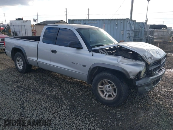 2002 Dodge Dakota with VIN 1B7GL12X42S698285, listed as a IAAI auction lot 40826030 with 211,936 mi miles and . Bid and sale history available at carsss.com. Image 1.