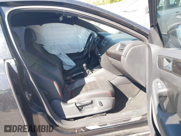 2014 Volkswagen Jetta GLI Autobahn с VIN 3VW5T7AJ3EM267647, выставлен на аукционе IAAI как лот 40507643 с пробегом 95 048 миль миль и . История ставок и продаж доступна на DreamBid. Изображение 5.