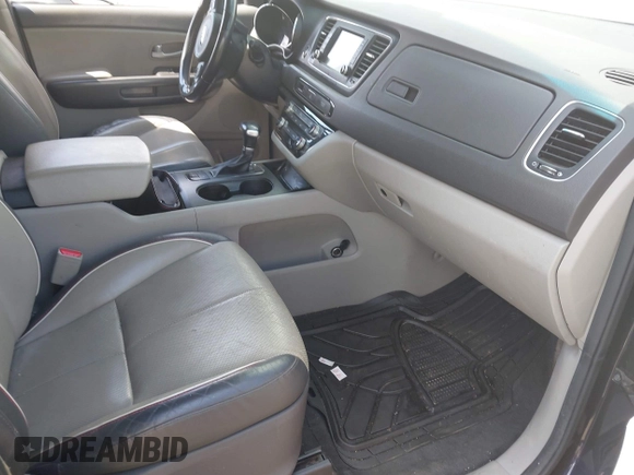 2018 Kia Sedona LX with VIN KNDMB5C16J6424343, listed as a IAAI auction lot 41952305 with 130,439 mi miles. Bid and sale history available at carsss.com. Image 5.
