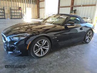 2025 BMW Z4 sDrive30i with VIN WBAHF3C01SWY40624, listed as a Copart auction lot 85969224 with 0 mi miles and Clean Title. Bid and sale history available at carsss.com. Image 1.