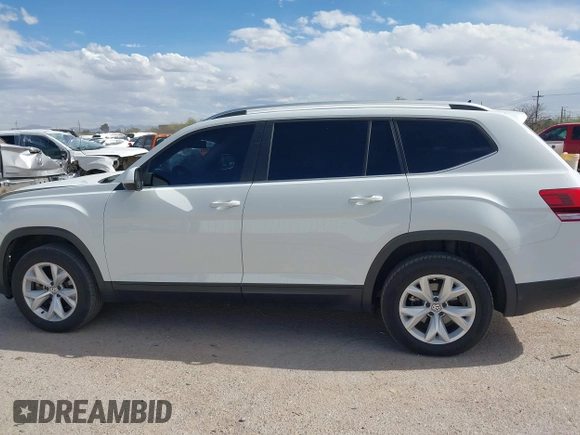 2018 Volkswagen Atlas SE с VIN 1V2KR2CA6JC576835, выставлен на аукционе IAAI как лот 42174916 с пробегом 153 322 миль миль и . История ставок и продаж доступна на DreamBid. Изображение 14.