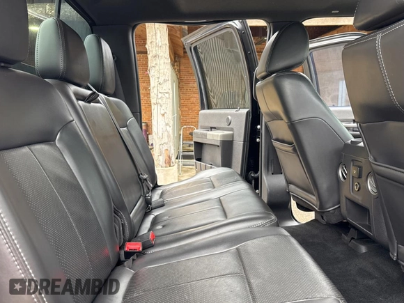 2011 Ford F-250 XL z VIN 1FT7W2BT4BEC66370, wystawiony jako Copart lot #56407075 z przebiegiem 97 025 mil mil oraz Czysty tytuł • Clean title. Historia ofert i sprzedaży dostępna na DreamBid. Obrazek 6.