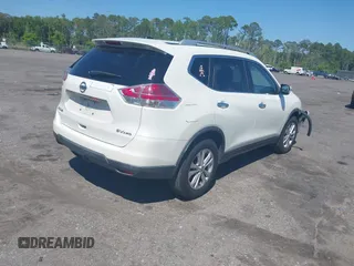 2015 Nissan Rogue S with VIN KNMAT2MV8FP529757, listed as a IAAI auction lot 42026705 with 165,693 mi miles. Bid and sale history available at carsss.com. Image 4.