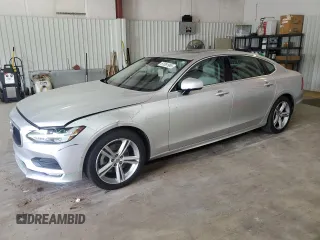 2019 Volvo S90 Momentum z VIN LVY102AKXKP083682, wystawiony jako Copart lot #51081945 z przebiegiem 74 201 mil mil oraz Szkoda całkowita • Salvage title. Historia ofert i sprzedaży dostępna na DreamBid. Obrazek 1.