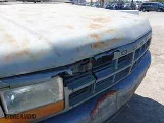 1992 Dodge Dakota "S" with VIN 1B7FL26X5NS691362, listed as a IAAI auction lot 42001454 with 161,181 mi miles. Bid and sale history available at carsss.com. Image 6.