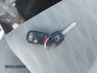 2004 Honda Civic LX z VIN 2HGES16684H502937, wystawiony jako IAAI lot #42293874 z przebiegiem 106 898 mil mil oraz . Historia ofert i sprzedaży dostępna na DreamBid. Obrazek 11.