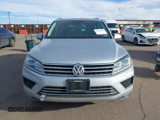 2015 Volkswagen Touareg Lux с VIN WVGEP9BP2FD001793, выставлен на аукционе IAAI как лот 41495609 с пробегом 138 239 миль миль и . История ставок и продаж доступна на DreamBid. Изображение 12.