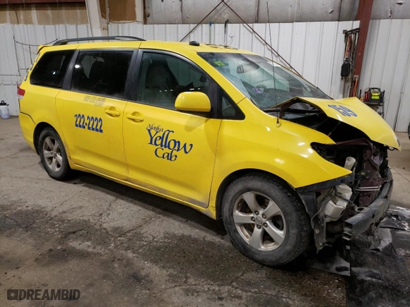 2014 Toyota Sienna LE AAS with VIN 5TDKK3DC4ES456273, listed as a Copart auction lot 88770295 with 267,260 mi miles and Salvage Title. Bid and sale history available at carsss.com. Image 4.