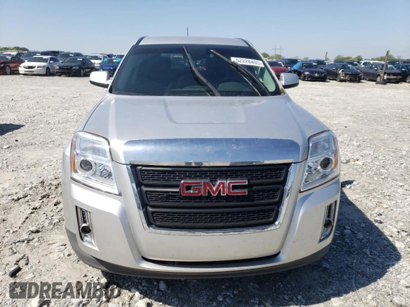 2014 GMC Terrain SLE z VIN 2GKALMEK3E6240076, wystawiony jako Copart lot #52228405 z przebiegiem 160 136 mil mil oraz Czysty tytuł • Clean title. Historia ofert i sprzedaży dostępna na DreamBid. Obrazek 5.