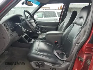 2000 Ford Explorer XLT z VIN 1FMZU63E3YZB39063, wystawiony jako Copart lot #74105104 z przebiegiem 231 003 mil mil oraz Szkoda całkowita • Salvage title. Historia ofert i sprzedaży dostępna na DreamBid. Obrazek 7.