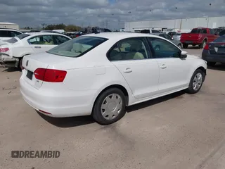2013 Volkswagen Jetta SE with VIN 3VWDX7AJ1DM367499, listed as a IAAI auction lot 41762284 with 120,554 mi miles and . Bid and sale history available at DreamBid. Image 4.