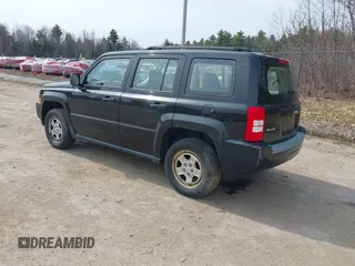 2008 Jeep Patriot Sport with VIN 1J8FF28W78D728568, listed as a IAAI auction lot 42091256 with 166,876 mi miles. Bid and sale history available at carsss.com. Image 3.