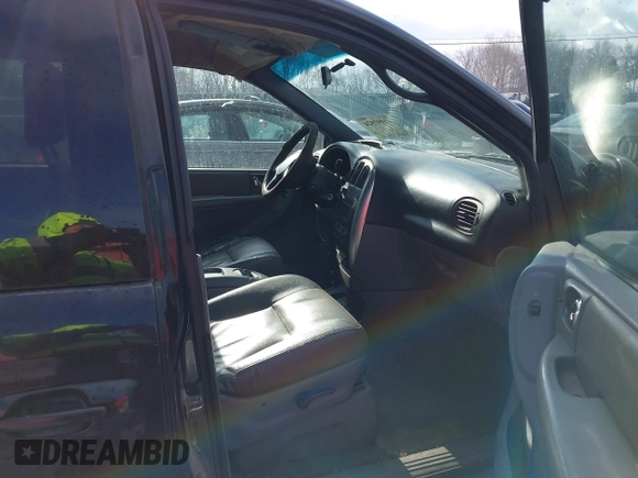 2004 Chrysler Town & Country Touring with VIN 2C4GP54L44R518281, listed as a IAAI auction lot 41397524 with 299,909 mi miles and . Bid and sale history available at DreamBid. Image 5.