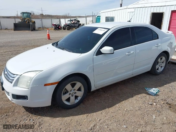 2007 Ford Fusion SE with VIN 3FAHP07117R214430, listed as a IAAI auction lot 41808246 with 132,042 mi miles. Bid and sale history available at carsss.com. Image 2.