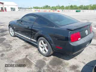 2009 Ford Mustang with VIN 1ZVHT80NX95112192, listed as a IAAI auction lot 42056743 with 141,206 mi miles and . Bid and sale history available at carsss.com. Image 3.