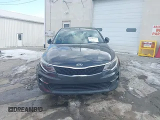 2016 Kia Optima LX z VIN 5XXGT4L34GG020666, wystawiony jako IAAI lot #41406265 z przebiegiem 173 645 mil mil oraz . Historia ofert i sprzedaży dostępna na DreamBid. Obrazek 12.