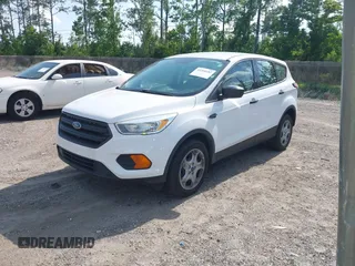 2017 Ford Escape S z VIN 1FMCU0F77HUE98557, wystawiony jako IAAI lot #42268282 z przebiegiem 132 481 mil mil oraz . Historia ofert i sprzedaży dostępna na DreamBid. Obrazek 2.