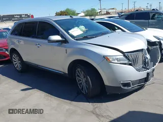 2014 Lincoln MKX z VIN 2LMDJ6JK8EBL15698, wystawiony jako IAAI lot #41831519 z przebiegiem 170 986 mil mil oraz . Historia ofert i sprzedaży dostępna na DreamBid. Obrazek 1.