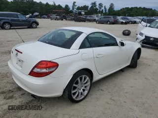 2005 Mercedes-Benz SLK 230/320 with VIN WDBWK56F75F054914, listed as a Copart auction lot 57760195 with 113,151 mi miles and Salvage title. Bid and sale history available at DreamBid. Image 3.