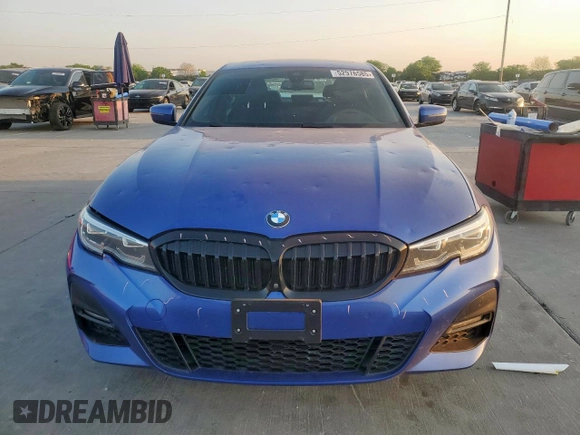 2021 BMW 3 Series 330i z VIN 3MW5R1J08M8B56862, wystawiony jako Copart lot #52976585 z przebiegiem 41 867 mil mil oraz Czysty tytuł • Clean title. Historia ofert i sprzedaży dostępna na DreamBid. Obrazek 5.