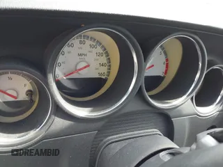 2009 Dodge Challenger R/T z VIN 2B3LJ54T89H588042, wystawiony jako IAAI lot #42122055 z przebiegiem Nie podano mil oraz . Historia ofert i sprzedaży dostępna na DreamBid. Obrazek 7.