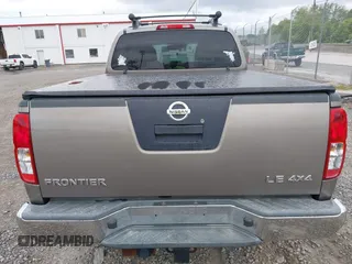 2009 Nissan Frontier SE z VIN 1N6AD09WX9C423595, wystawiony jako IAAI lot #42210046 z przebiegiem 117 142 mil mil oraz . Historia ofert i sprzedaży dostępna na DreamBid. Obrazek 16.