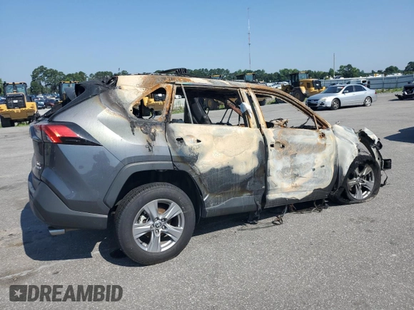 2022 Toyota RAV4 Hybrid XLE z VIN 4T3RWRFV6NU082400, wystawiony jako Copart lot #61646035 z przebiegiem Nie podano mil oraz Szkoda całkowita • Salvage title. Historia ofert i sprzedaży dostępna na DreamBid. Obrazek 3.