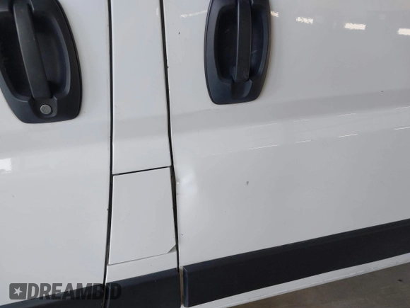 2022 Ram ProMaster Cargo with VIN 3C6LRVBG6NE118795, listed as a IAAI auction lot 41752992 with 85,809 mi miles. Bid and sale history available at carsss.com. Image 19.