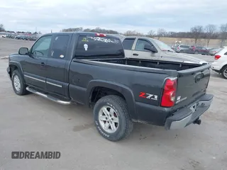 2004 Chevrolet Silverado 1500 with VIN 1GCEK19T54E185903, listed as a IAAI auction lot 41393916 with 208,422 mi miles and . Bid and sale history available at DreamBid. Image 3.