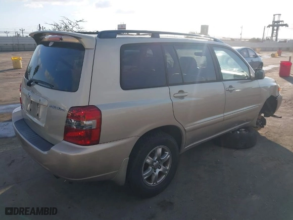 2006 Toyota Highlander w/3rd Row with VIN JTEDP21A260124131, listed as a IAAI auction lot 41476163 with 171,361 mi miles. Bid and sale history available at carsss.com. Image 4.