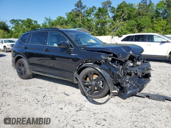 2024 Volkswagen Tiguan SE R-Line Black z VIN 3VVCB7AX9RM194728, wystawiony jako Copart lot #52960585 z przebiegiem 13 705 mil mil oraz Szkoda całkowita • Salvage title. Historia ofert i sprzedaży dostępna na DreamBid. Obrazek 4.