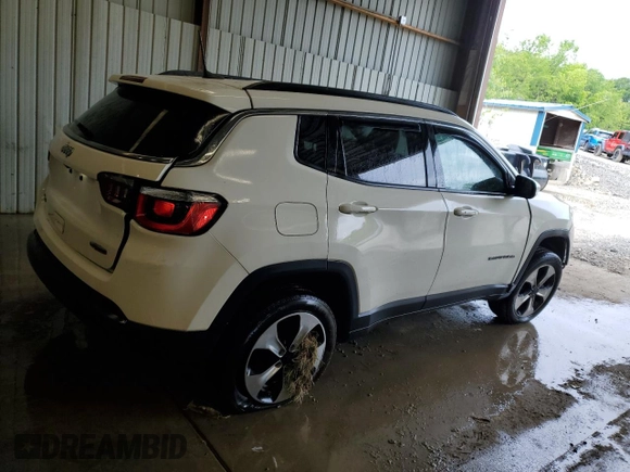 2019 Jeep Compass Latitude with VIN 3C4NJDBB6KT598559, listed as a Copart auction lot 58313545 with 70,022 mi miles and Salvage title. Bid and sale history available at DreamBid. Image 3.