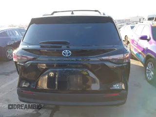 2024 Toyota Sienna XLE with VIN 5TDJSKFC9RS152848, listed as a IAAI auction lot 41290455 with 1,967 mi miles and . Bid and sale history available at DreamBid. Image 17.