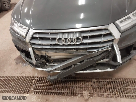 2020 Audi Q5 Premium Plus with VIN WA1BNAFY0L2013198, listed as a IAAI auction lot 41088696 with 71,334 mi miles. Bid and sale history available at carsss.com. Image 6.
