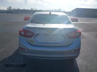 2017 Chevrolet Cruze LS z VIN 1G1BC5SM7H7244219, wystawiony jako IAAI lot #41905112 z przebiegiem 177 773 mil mil oraz . Historia ofert i sprzedaży dostępna na DreamBid. Obrazek 16.