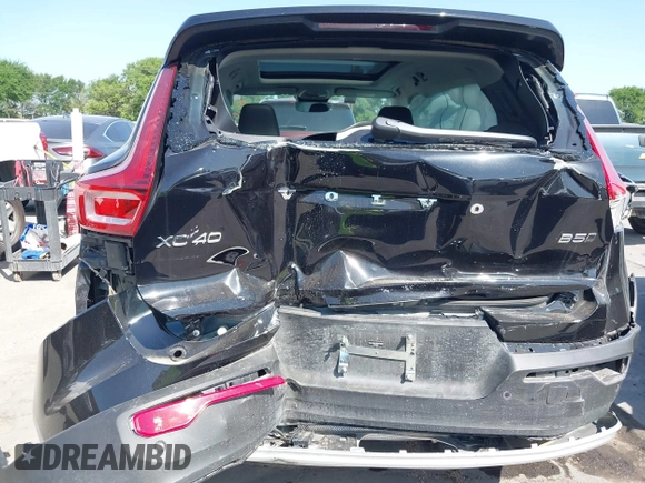 2025 Volvo XC40 Core Bright Theme with VIN YV4L12UJ1S2557593, listed as a IAAI auction lot 42013569 with 1,779 mi miles and . Bid and sale history available at DreamBid. Image 6.