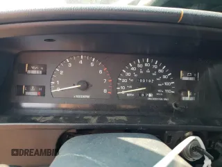 1993 Toyota Pickup DLX с VIN 4TAVN13D4PZ156264, выставлен на аукционе Copart как лот 59702885 с пробегом 199 184 миль миль и Списание • Salvage title. История ставок и продаж доступна на DreamBid. Изображение 9.