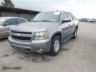 2009 Chevrolet Avalanche LT w/2LT with VIN 3GNFK22029G214307, listed as a IAAI auction lot 41529658 with 277,888 mi miles. Bid and sale history available at carsss.com. Image 17.