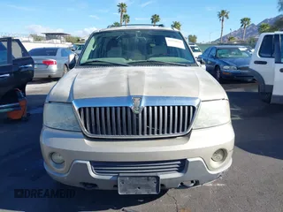 2004 Lincoln Navigator Luxury with VIN 5LMFU27R34LJ42774, listed as a IAAI auction lot 41959816 with 0 mi miles. Bid and sale history available at carsss.com. Image 12.