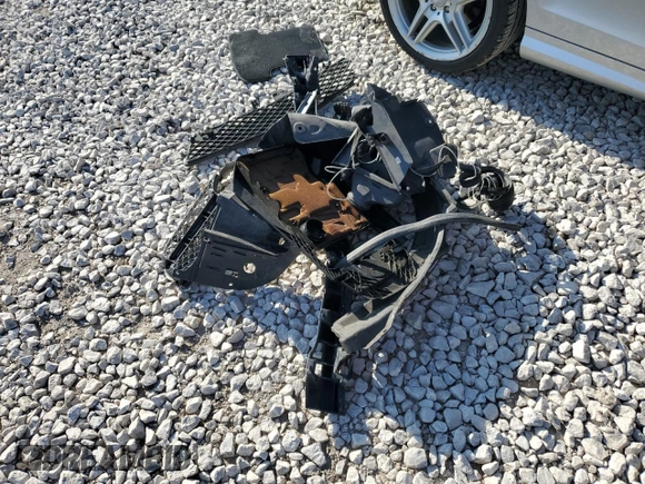 2013 Mercedes-Benz C 250 с VIN WDDGJ4HB9DG010716, выставлен на аукционе Copart как лот 54128125 с пробегом 137 915 миль миль и Списание • Salvage title. История ставок и продаж доступна на DreamBid. Изображение 12.
