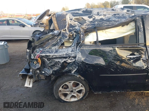 2008 Mazda 5 Sport with VIN JM1CR293480305332, listed as a IAAI auction lot 41012025 with Not Provided miles. Bid and sale history available at carsss.com. Image 12.