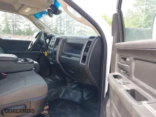2018 Ram 2500 Tradesman with VIN 3C6UR4CJ4JG306531, listed as a IAAI auction lot 42071900 with 199,796 mi miles. Bid and sale history available at carsss.com. Image 5.