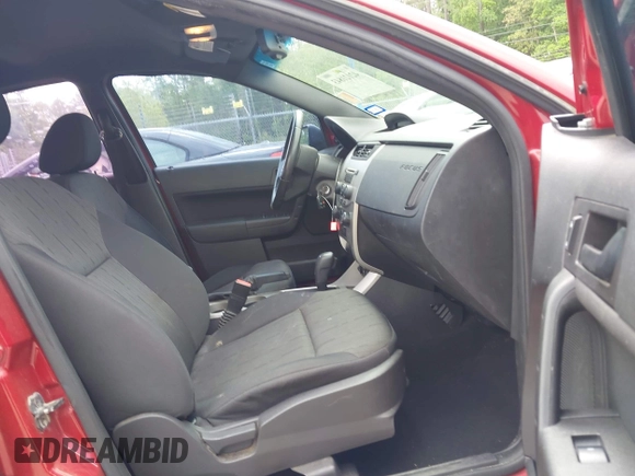 2011 Ford Focus SE with VIN 1FAHP3FN7BW189853, listed as a IAAI auction lot 42121843 with 98,921 mi miles. Bid and sale history available at carsss.com. Image 5.