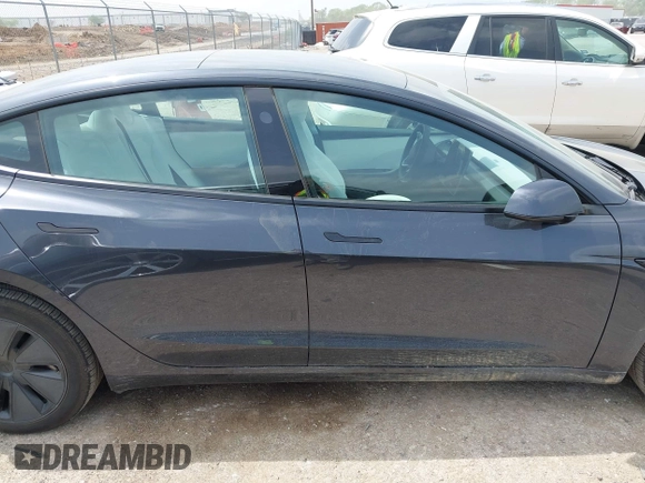 2024 Tesla Model 3 z VIN 5YJ3E1EA5RF870377, wystawiony jako IAAI lot #41933727 z przebiegiem 2 183 mil mil oraz . Historia ofert i sprzedaży dostępna na DreamBid. Obrazek 13.